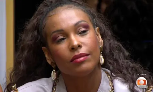 
					BBB 26: Tadeu Schmidt sobe o tom e anuncia expulsão de Sol Vega
				
				