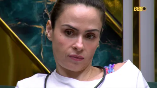 
					Irmã de Ana Paula Renault se revolta com rumores e expõe estado do pai
				
				