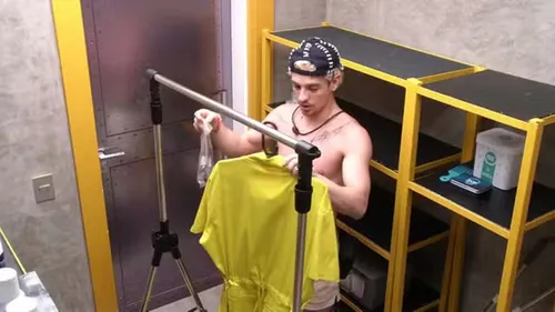 
					BBB 26: Juliano Floss surta ao chegar no Quarto Secreto e web reage
				
				