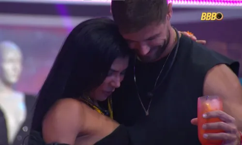 
					BBB 26: web aponta ciúmes de Marciele após beijo de Jonas e Maxiane
				
				