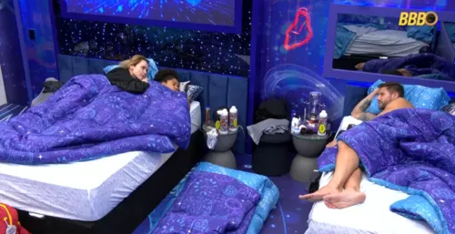 
					BBB 26: web pede volta de Jonas e Mari Gonzalez após elogio do brother
				
				