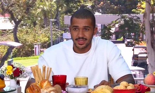 
					BBB: Matheus pede desculpas a Ana Paula Renault: 'Vou levar essa cruz'
				
				