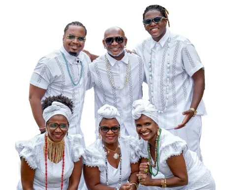 
					Baile da Santinha a Alinne Rosa: veja ensaios em Salvador até domingo
				
				