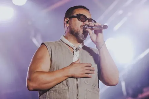 
					Namorada de Belo não se cala e manda novo recado afiado após críticas
				
				