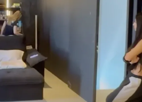 
					Bia Miranda quebra o silêncio após apreensão de dólares falsos
				
				