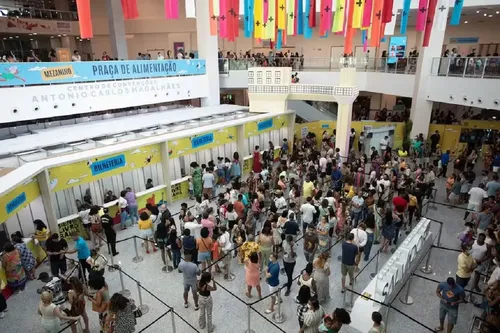 
					De Bienal do Livro a Ana Carolina: Agenda Cultural de Salvador e RMS
				
				