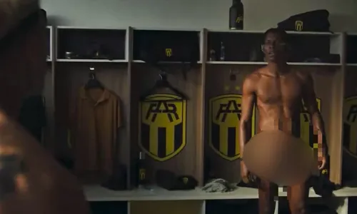 
					Breno Ferreira surge nu em série na Globo e causa alvoroço na web
				
				