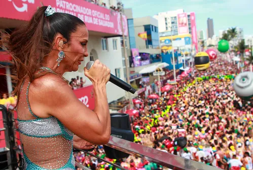 
					Carnaval: Ivete Sangalo se revolta com atitude de PMs e deixa escolta
				
				