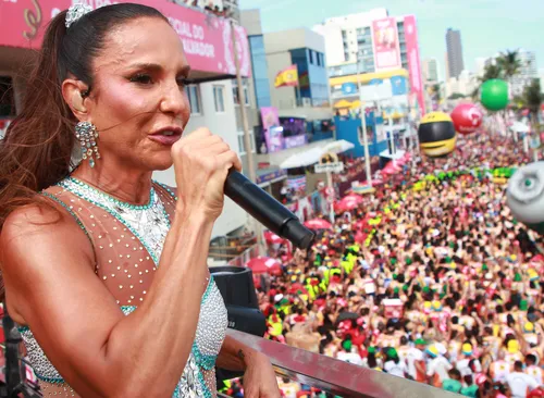 
					Bruna Marquezine, Shawn Mendes e mais curtem trio de Ivete Sangalo
				
				