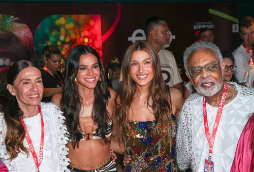 
					Bruna Marquezine se manifesta pela 1ª vez sobre detalhe em sandália
				
				