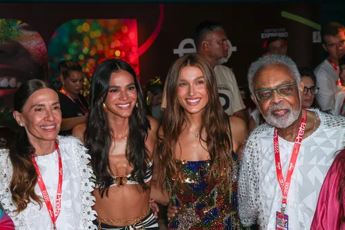 
					Bruna Marquezine se manifesta pela 1ª vez sobre detalhe em sandália
				
				