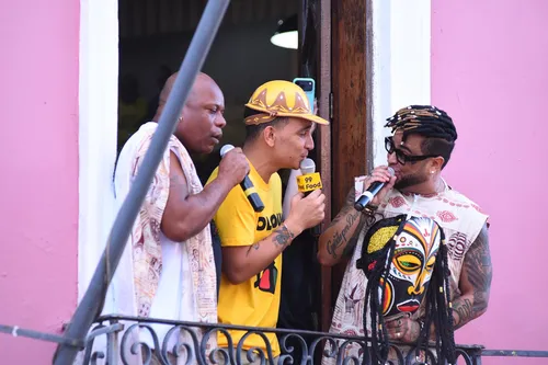 
					Caetano Veloso e João Gomes acompanham saída do Olodum no Pelourinho
				
				