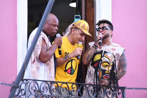 
					Caetano Veloso e João Gomes acompanham saída do Olodum no Pelourinho
				
				