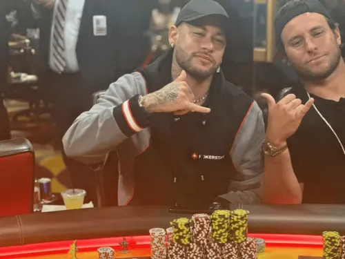 
					Campeão de pôquer expõe noites em claro de Neymar em competições
				
				