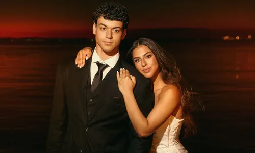 
					Carla Perez se derrete com ensaio de casamento do filho em academia
				
				