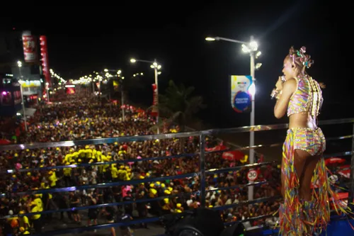 
					Carnaval: Ludmilla surpreende em look com fitas do Senhor do Bonfim
				
				