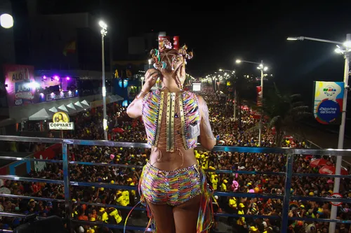 
					Carnaval: Ludmilla surpreende em look com fitas do Senhor do Bonfim
				
				