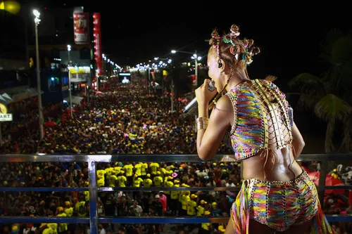 
					Carnaval: Ludmilla surpreende em look com fitas do Senhor do Bonfim
				
				