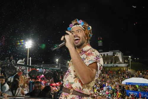 
					Carnaval: Lore Improta troca Léo Santana por Pedro Sampaio no 1º dia
				
				