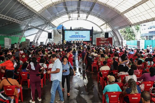 
					Carnaval: ambulantes credenciados recebem kits e cartões de transporte
				
				