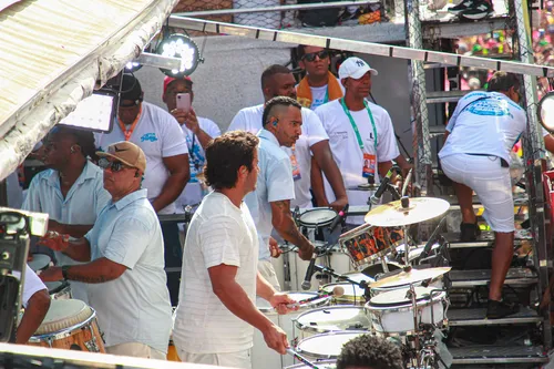 
					Carnaval: filho de Ivete Sangalo volta a roubar a cena no trio da mãe
				
				