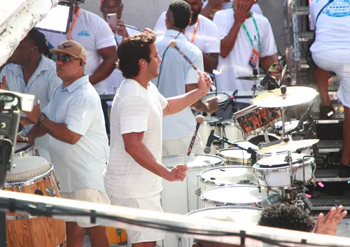 
					Ivete Sangalo se derrete ao ver promessa do filho aos 4 anos; VÍDEO
				
				