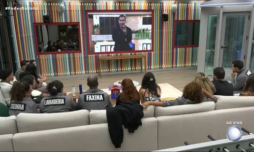 
					Patrícia Abravanel deixa Boninho na lama e acende alerta na Record
				
				