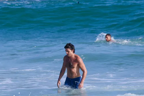 
					Chay Suede curte praia com filhos em folga de 'Quem Ama Cuida'; FOTOS
				
				