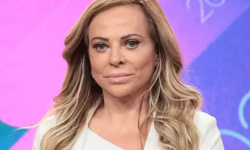 
					SBT surpreende e negocia com Sônia Abrão para vaga de Christina Rocha
				
				