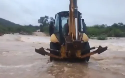
					Chuvas na Bahia: mais de 25 cidades decretam situação de emergência
				
				