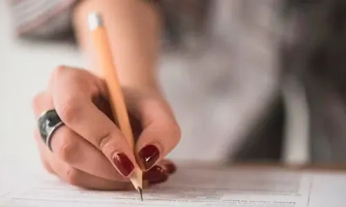 
					Câmara de cidade baiana abre concurso; salários de até R$ 7 mil
				
				