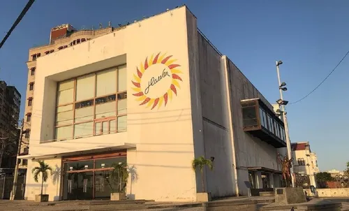 
					Cine Glauber Rocha explica restrição a terraço e Kleber Mendonça reage
				
				