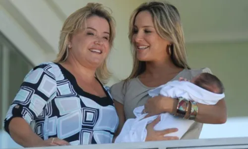 
					Claudia Leitte expõe 'perrengue' com filhos e áudios gigantes da mãe
				
				