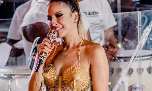
					Aparência do filho de Claudia Leitte com 17 anos impressiona web
				
				