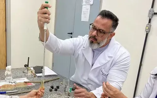 
					Coach esportivo é morto a tiros ao sair de academia em Salvador
				
				