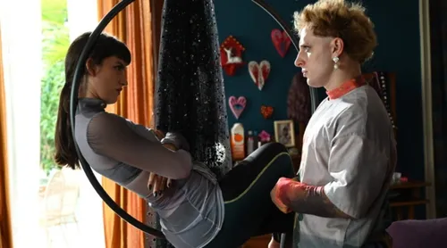 
					Comédia romântica 'Trago seu Amor' está em cartaz nos cinemas
				
				