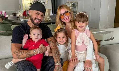 
					Virginia e Zé Felipe entregam indícios e web sonha com volta
				
				