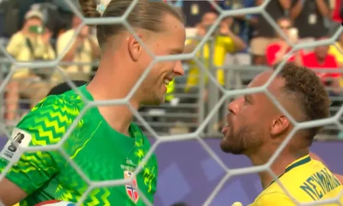 
					Copa do Mundo: leitura labial revela fala de Neymar para goleiro
				
				
