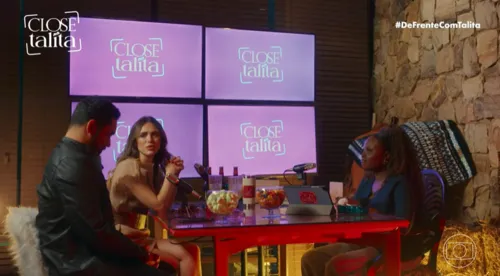 
					Coração Acelerado: Agrado tem fotos íntimas vazadas e é humilhada
				
				