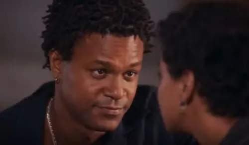 
					Coração Acelerado: Agrado vira fura-olho e investe em crush da amiga
				
				