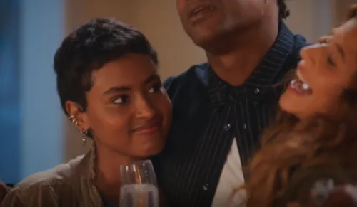 
					Coração Acelerado: Eduarda surta com atitude e ataca Leandro
				
				