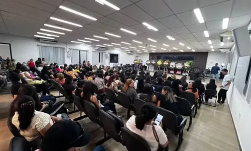 
					Corpo de candidata a miss que morreu é velado no extremo sul da Bahia
				
				