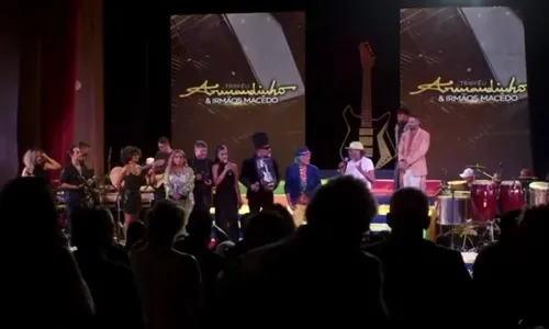 
					Daniela Mercury se retrata após insinuação contra Edson Gomes; leia
				
				