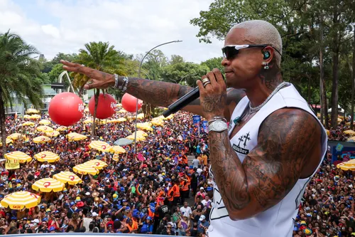 
					Daniela Mercury e Léo Santana brilham no Carnaval de rua de São Paulo
				
				
