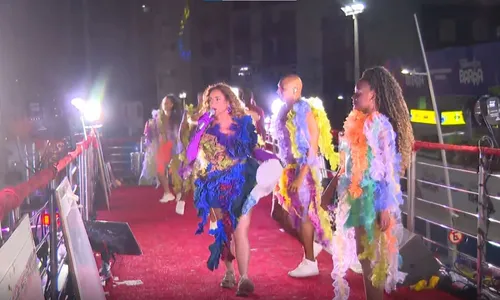 
					Daniela Mercury ultrapassa trio de Psirico e dá recado: 'Lugar nosso'
				
				