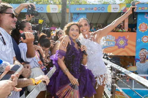 
					Daniela quase vira vampira e Ivete Sangalo reage no trio: 'Ia chupar'
				
				