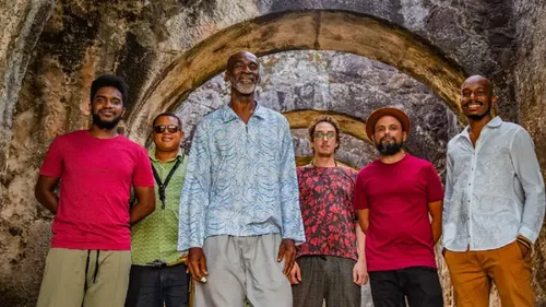 
					De Bienal do Livro a Ana Carolina: Agenda Cultural de Salvador e RMS
				
				