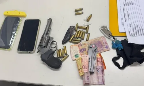 
					Dupla armada em moto é presa após tentativa de fuga em Salvador
				
				
