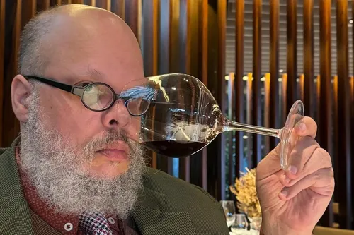 
					Ed Motta se envolve em pancadaria em restaurante no Rio de Janeiro
				
				