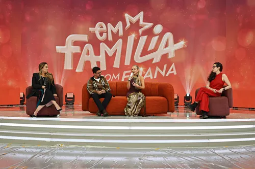 
					Eliana apresenta cenário e adianta detalhes de novo programa na Globo
				
				